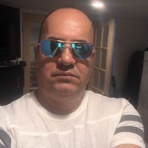 Meet your Posher, Alvaro